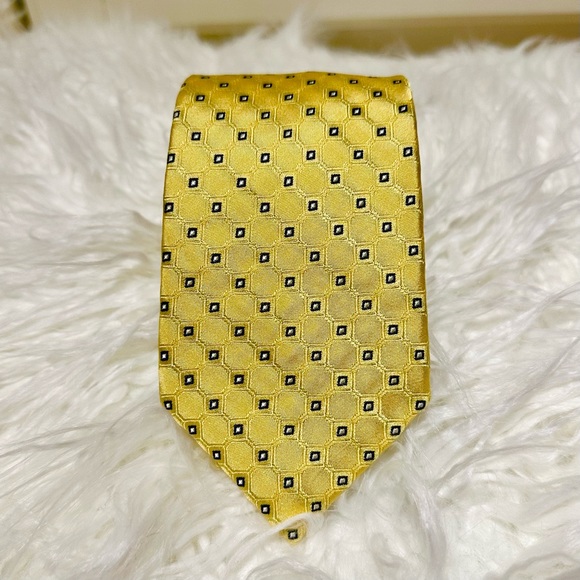 Tommy Hilfiger Classic Necktie Tie in Yellow Gold, 100% Silk - Picture 3 of 10